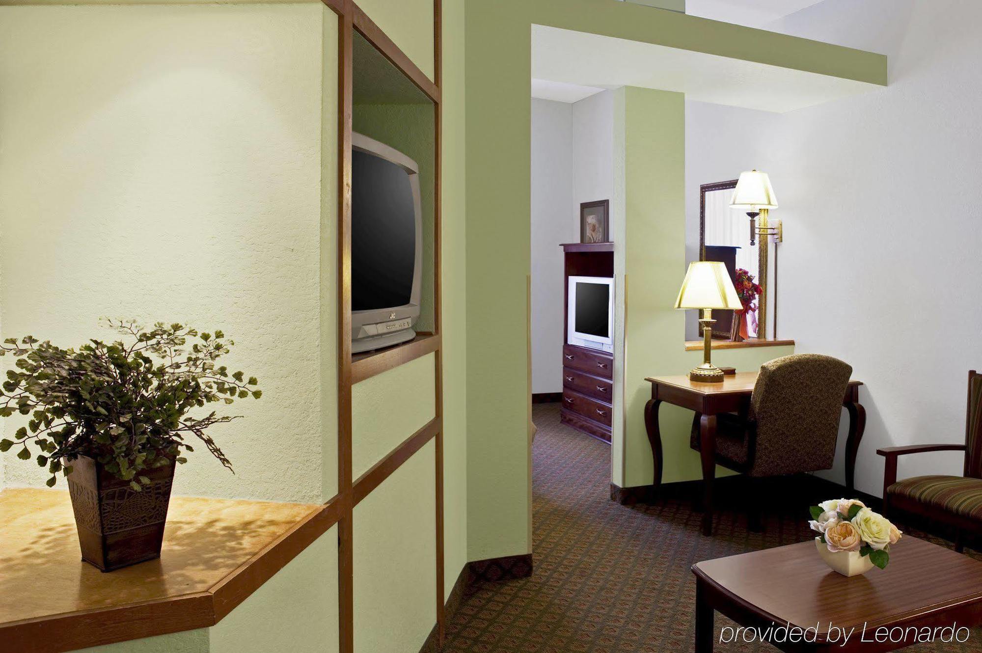 Hotel Western Bradbury And 3*